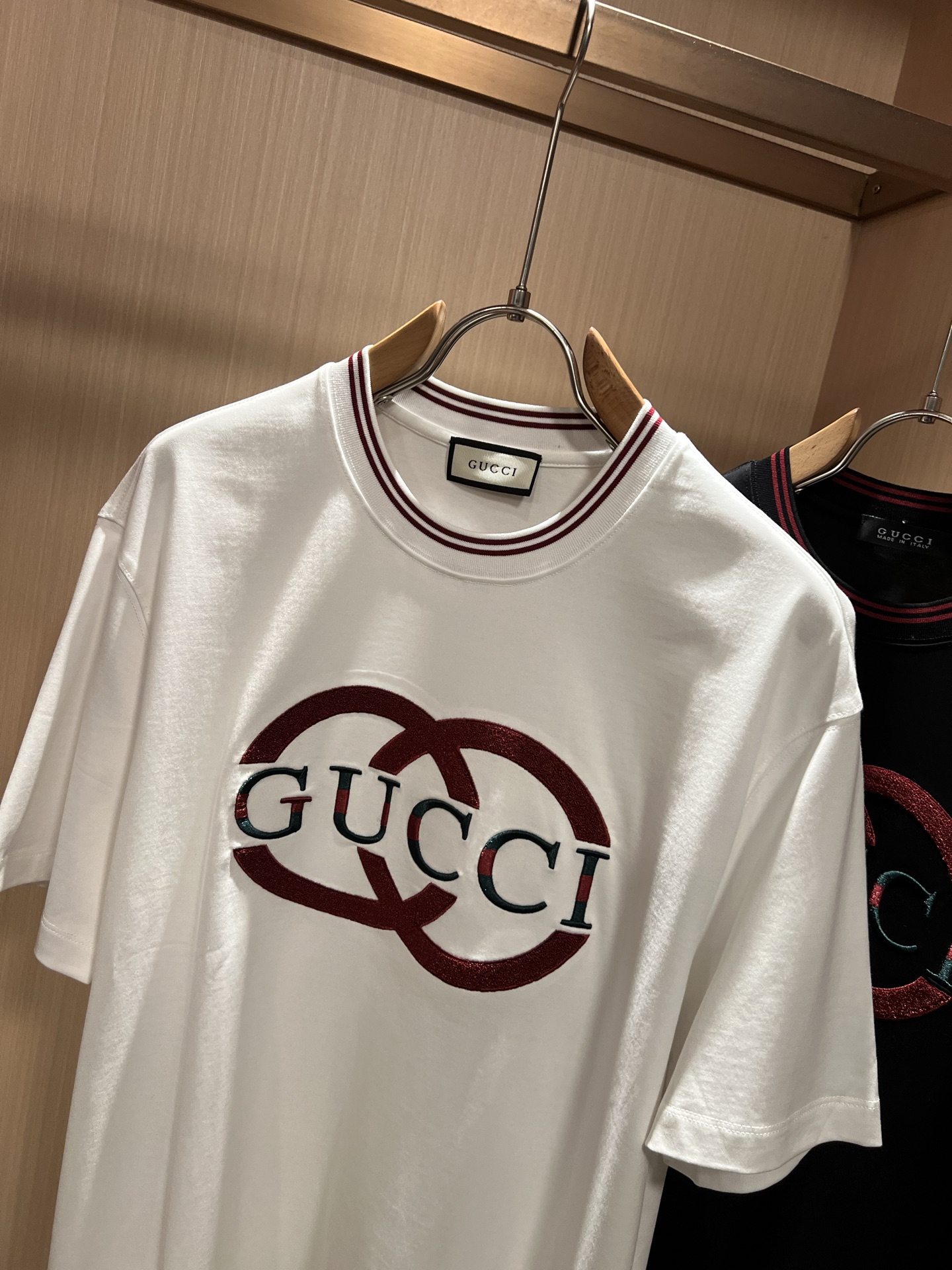 Gucc*古家 2026春夏新款男女同情侣款👫休闲宽松棉质圆领短袖T恤衫！贸易公司渠道稀出，同步官网发售