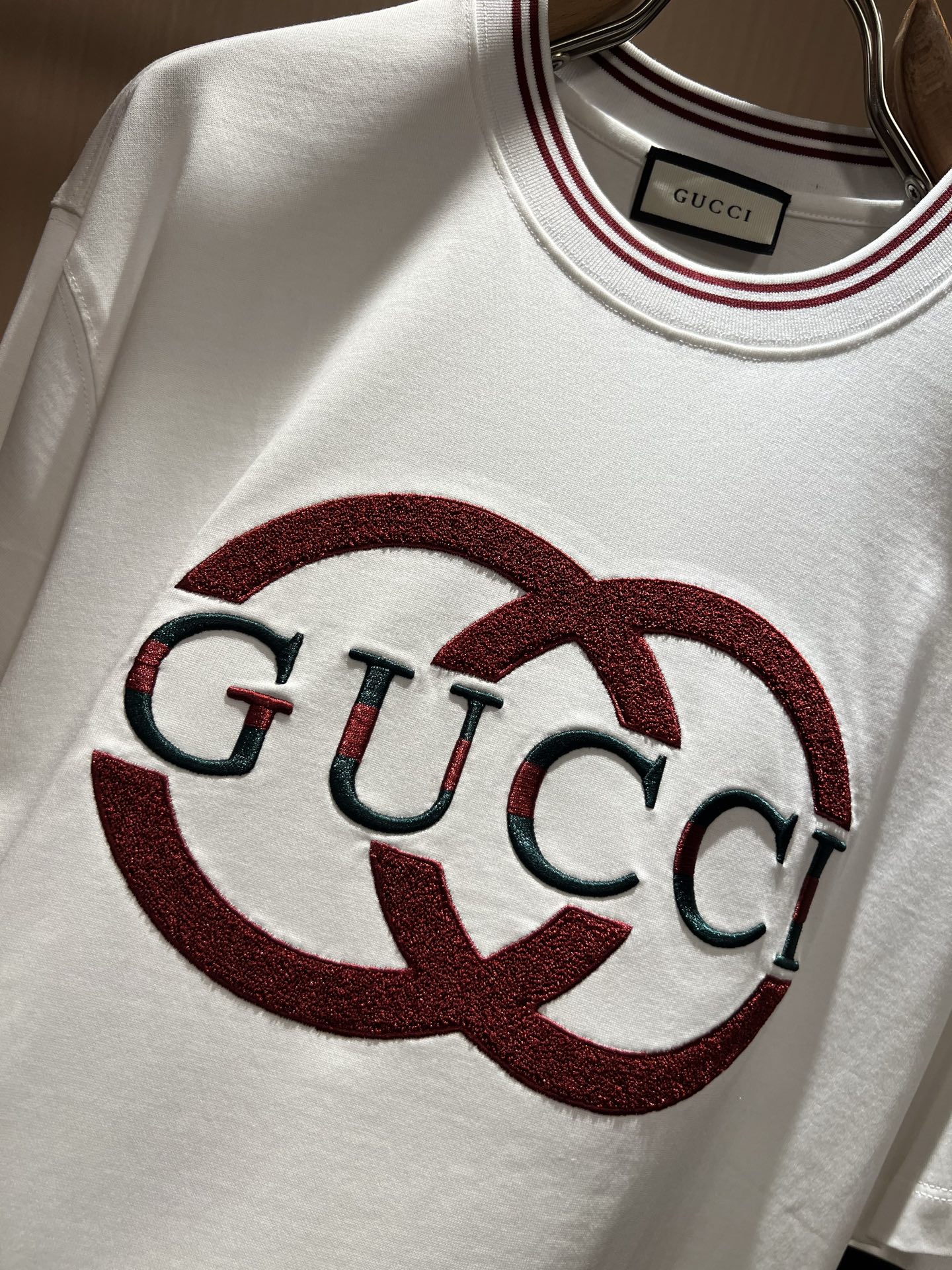 Gucc*古家 2026春夏新款男女同情侣款👫休闲宽松棉质圆领短袖T恤衫！贸易公司渠道稀出，同步官网发售