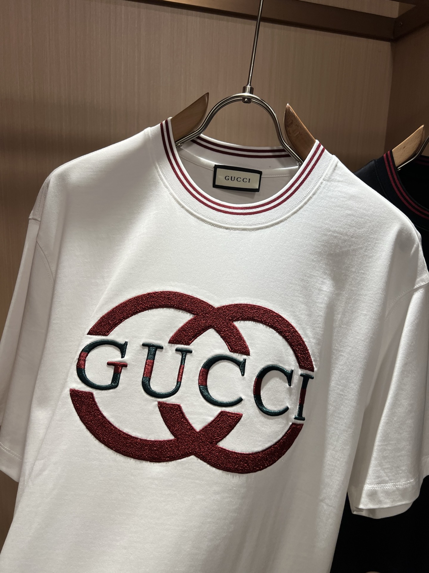Gucc*古家 2026春夏新款男女同情侣款👫休闲宽松棉质圆领短袖T恤衫！贸易公司渠道稀出，同步官网发售