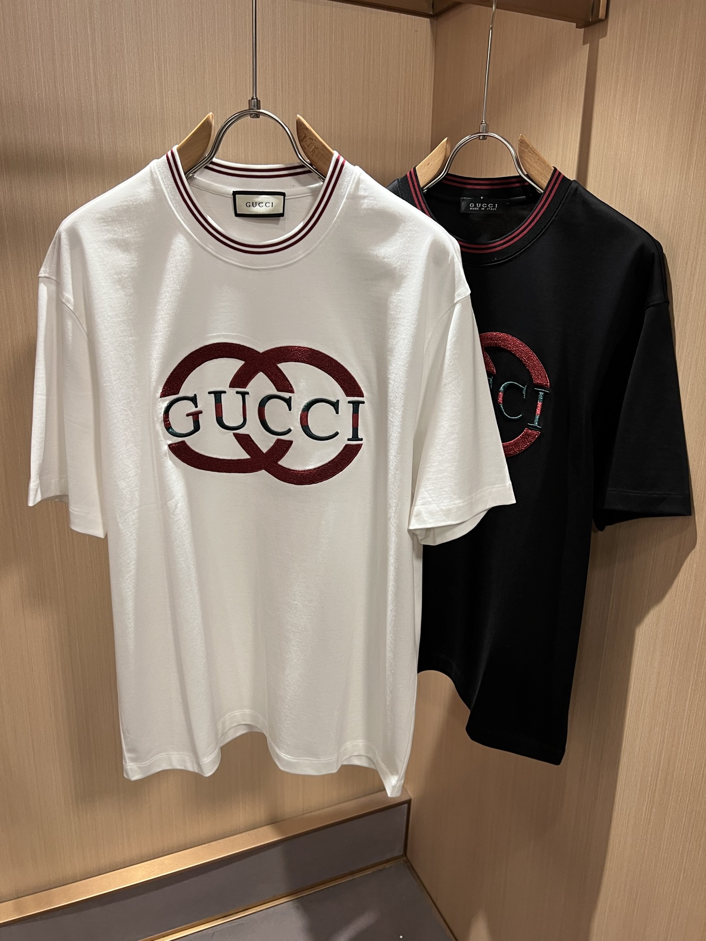 Gucc*古家 2026春夏新款男女同情侣款👫休闲宽松棉质圆领短袖T恤衫！贸易公司渠道稀出，同步官网发售