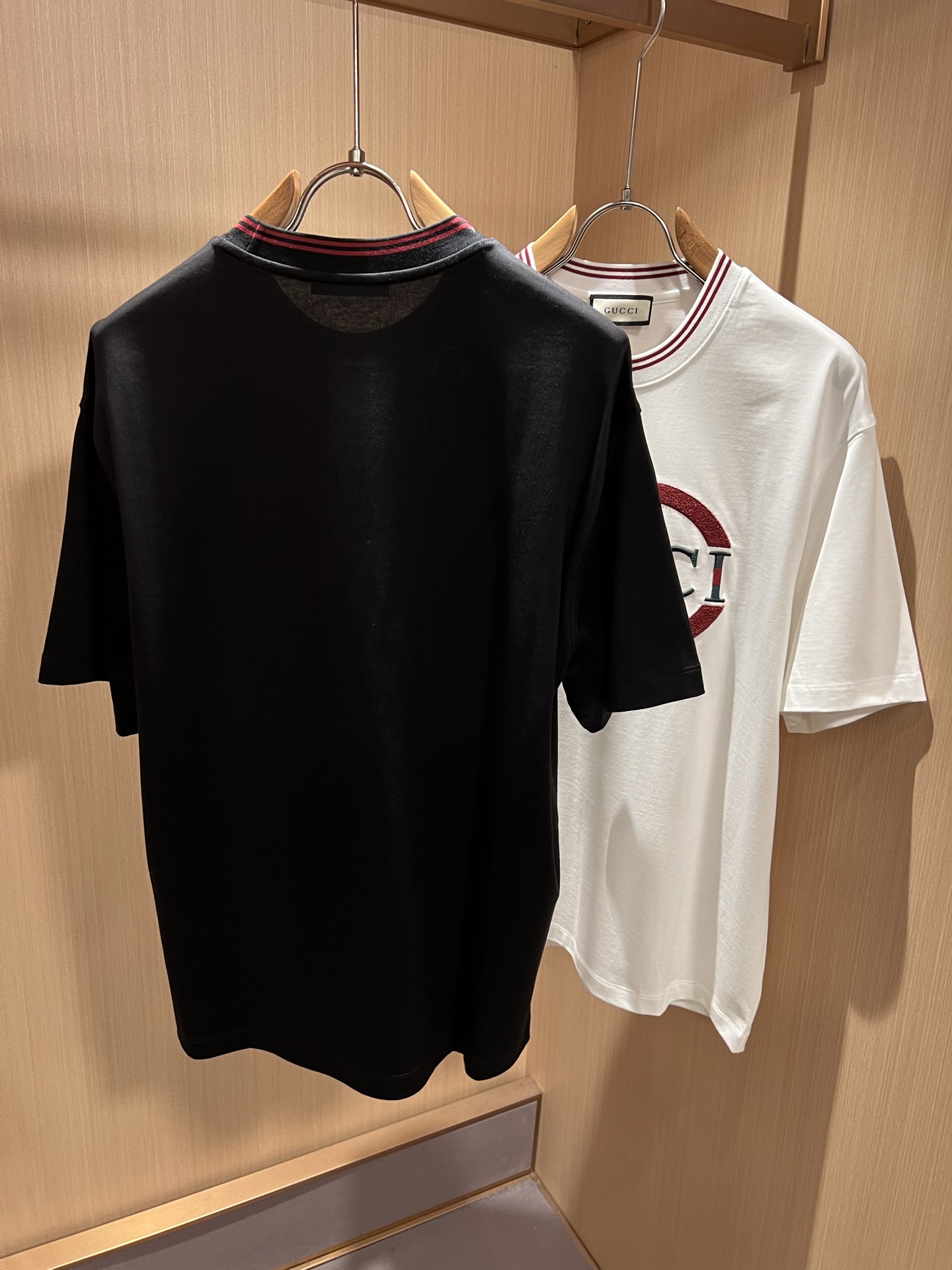 Gucc*古家 2026春夏新款男女同情侣款👫休闲宽松棉质圆领短袖T恤衫！贸易公司渠道稀出，同步官网发售