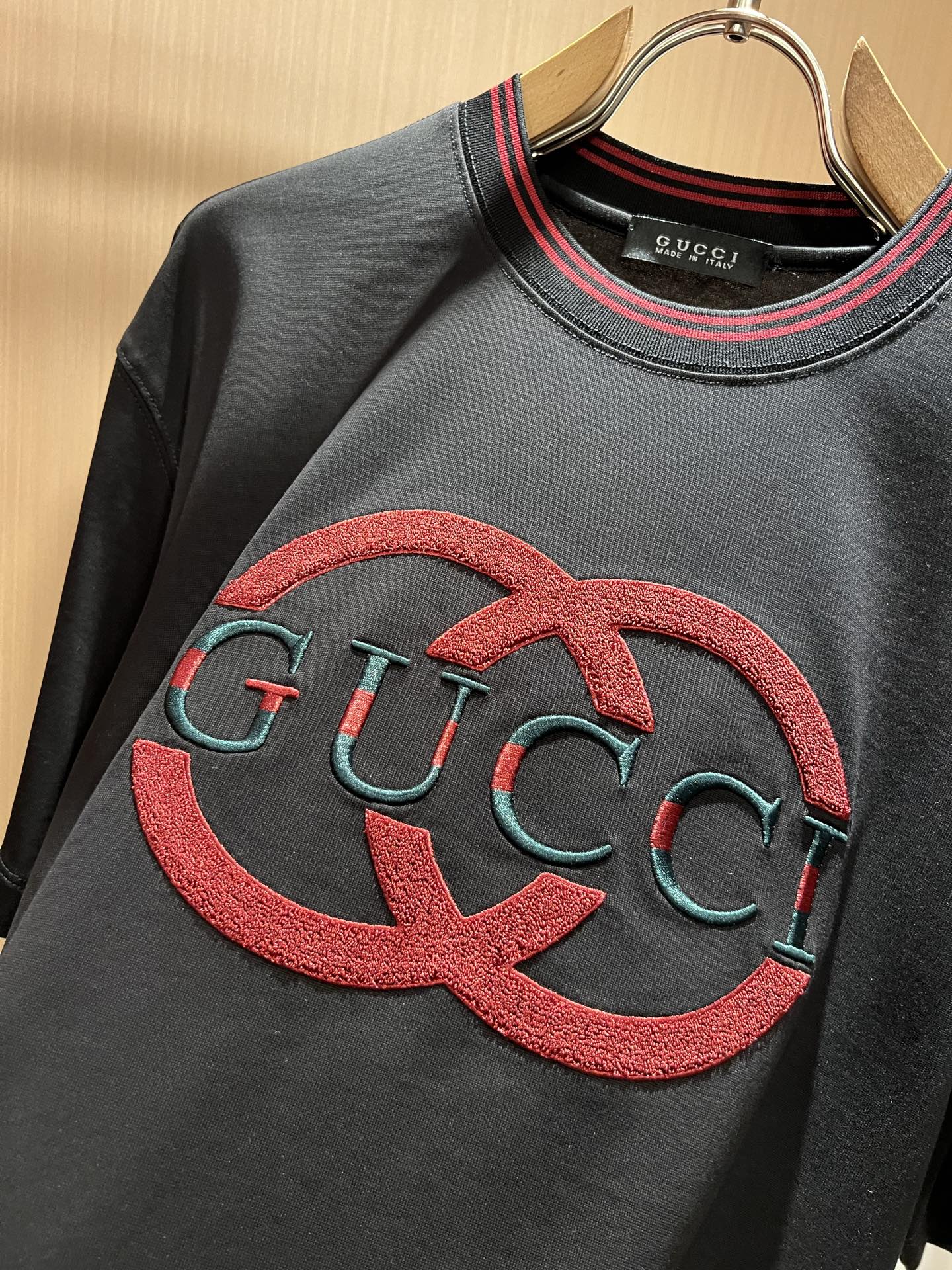 Gucc*古家 2026春夏新款男女同情侣款👫休闲宽松棉质圆领短袖T恤衫！贸易公司渠道稀出，同步官网发售