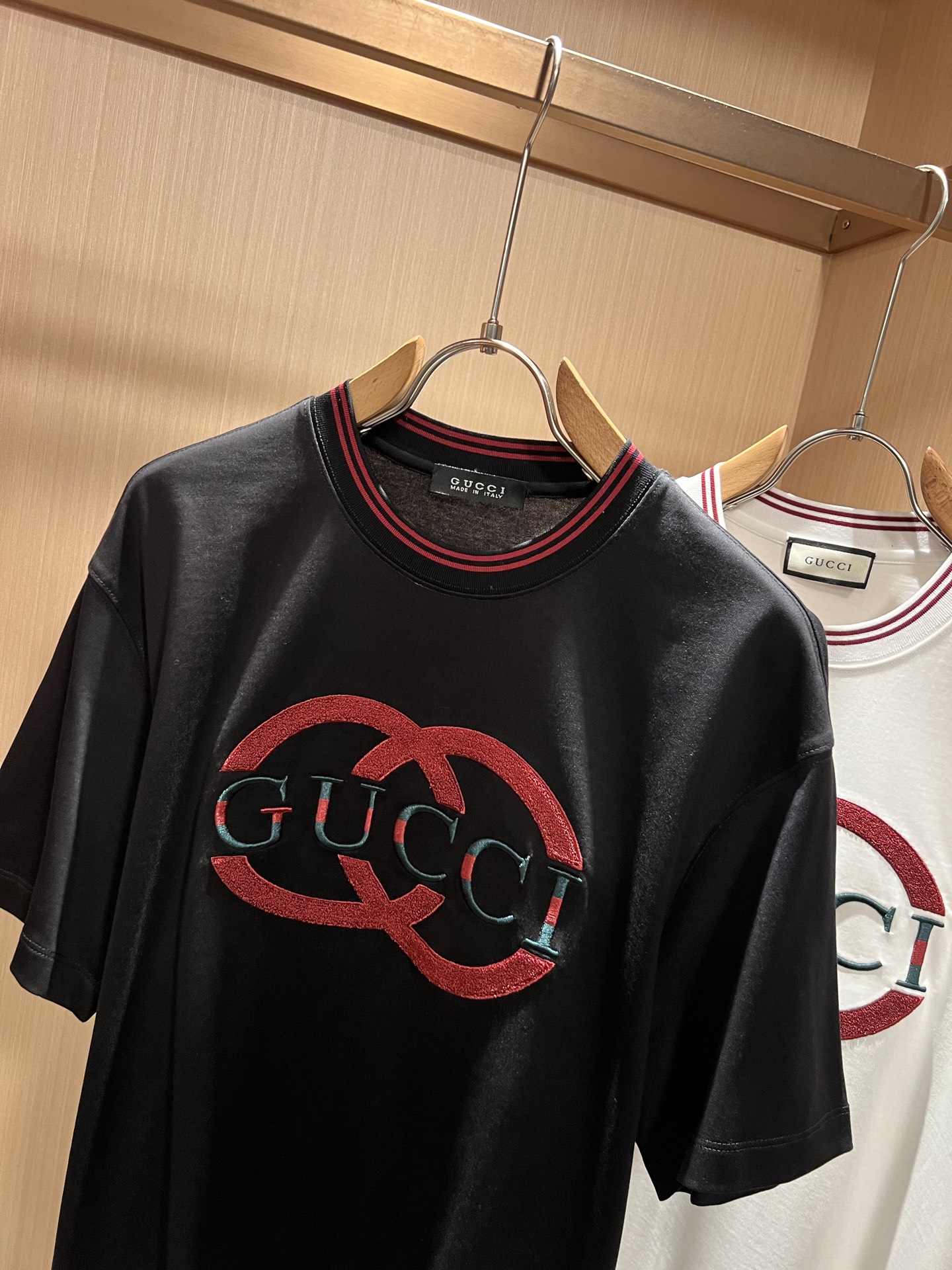 Gucc*古家 2026春夏新款男女同情侣款👫休闲宽松棉质圆领短袖T恤衫！贸易公司渠道稀出，同步官网发售
