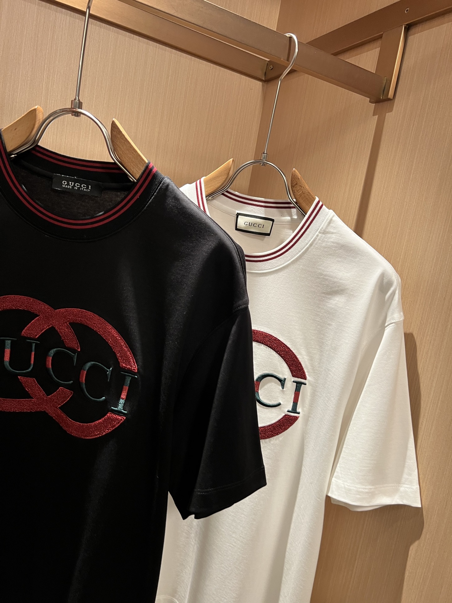 Gucc*古家 2026春夏新款男女同情侣款👫休闲宽松棉质圆领短袖T恤衫！贸易公司渠道稀出，同步官网发售