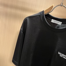 VALENTI*O华伦*奴~柜台款、2026春夏新款短袖T恤衫,前后logo印花刺绣设计!简单时尚而年轻 VALENTI*O华伦*奴~柜台款、2026春夏新款短袖T恤衫,前后logo印花刺绣设计!简单时尚而年轻