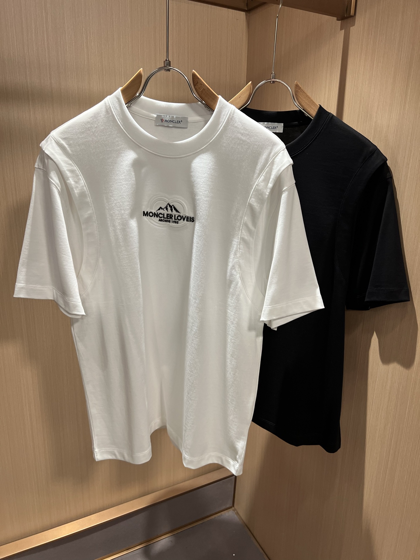 Moncler蒙家 2026春夏最新男女同款👫贸易订单短袖T恤，全品相！！网红款！采用logo图案压胶设