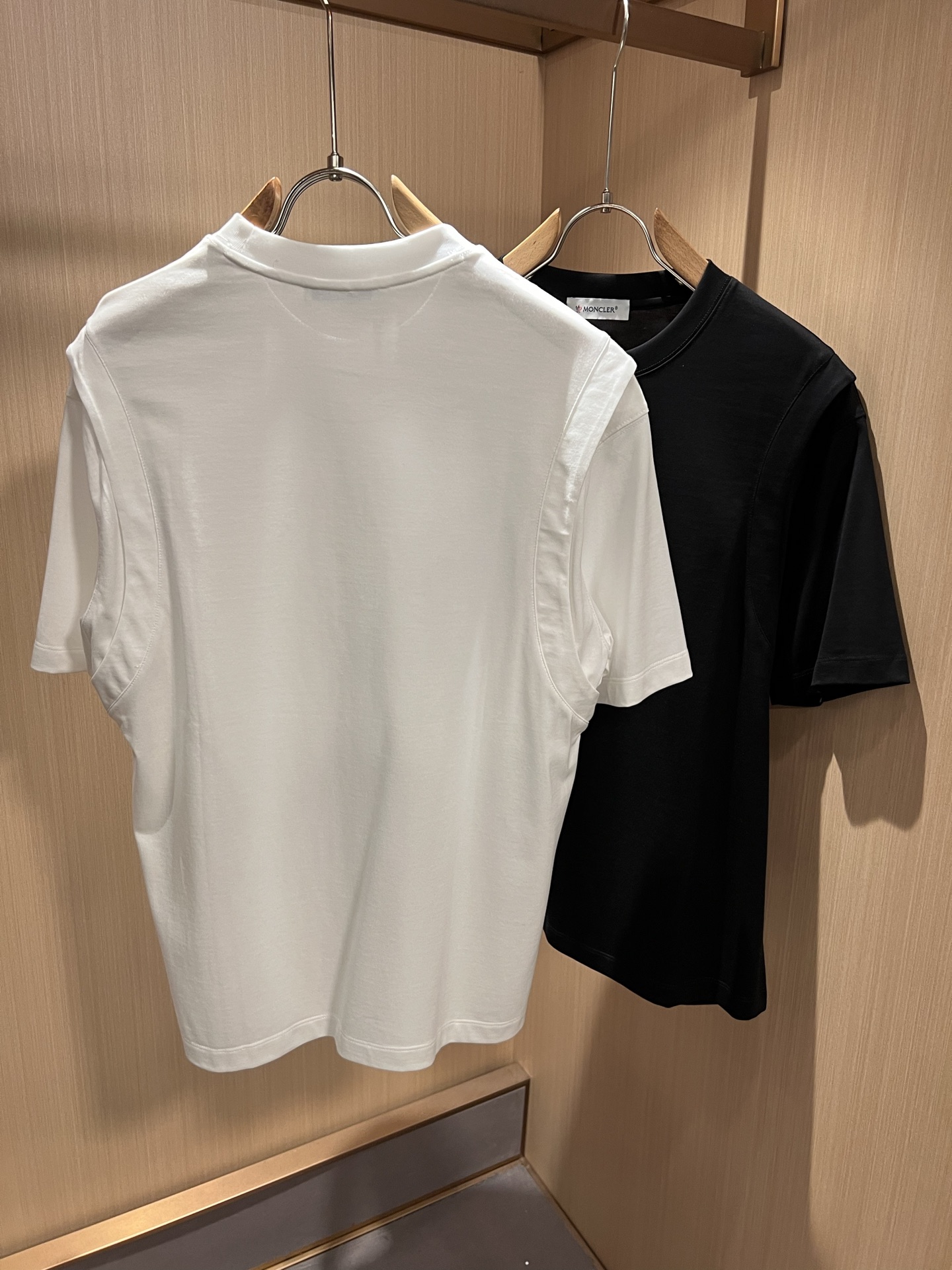 Moncler蒙家 2026春夏最新男女同款👫贸易订单短袖T恤，全品相！！网红款！采用logo图案压胶设