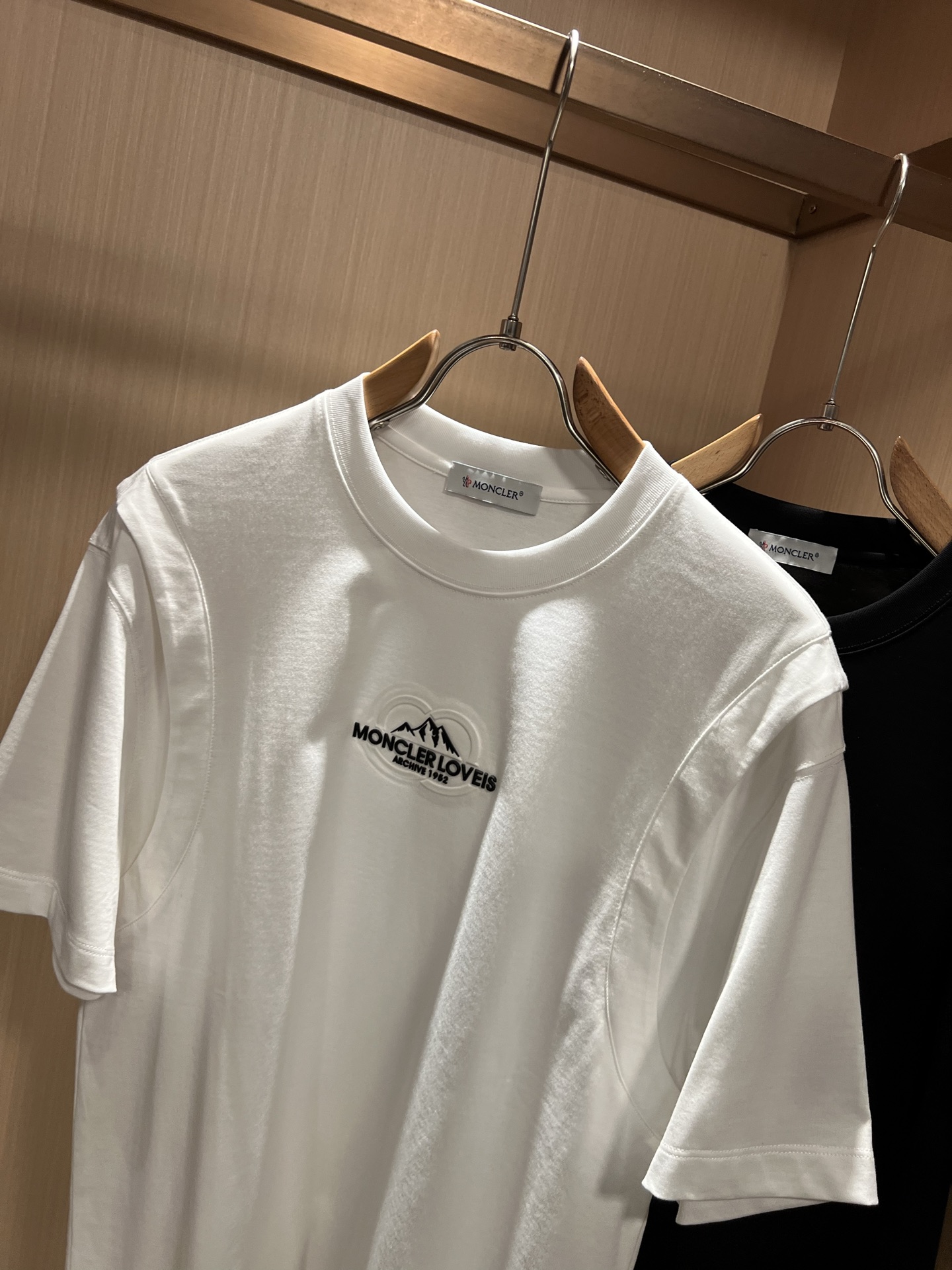 Moncler蒙家 2026春夏最新男女同款👫贸易订单短袖T恤，全品相！！网红款！采用logo图案压胶设