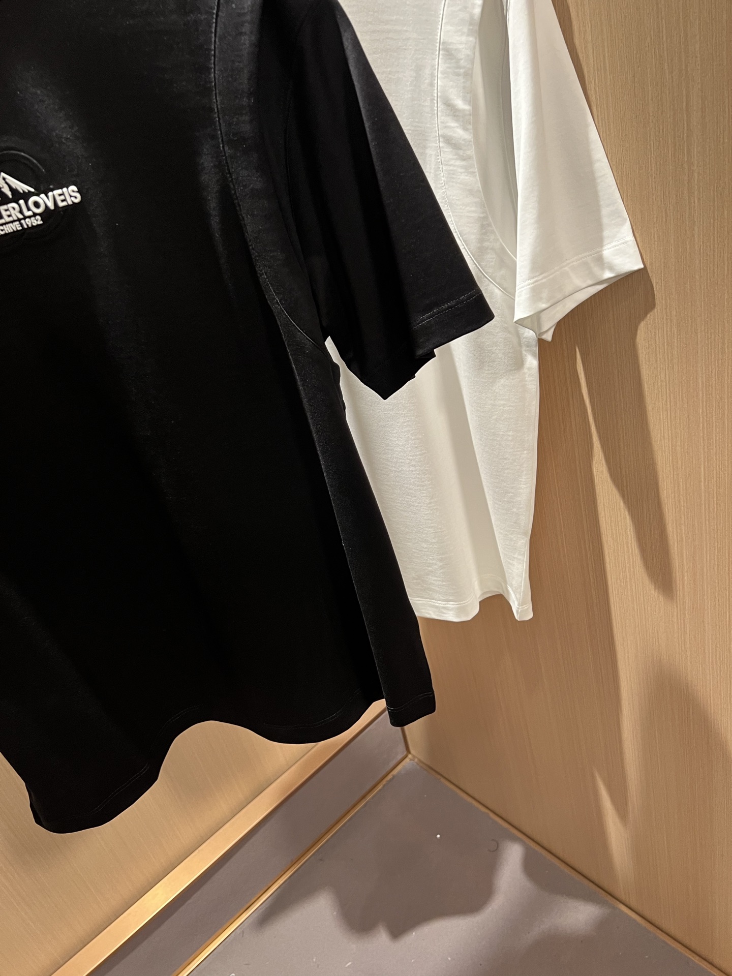 Moncler蒙家 2026春夏最新男女同款👫贸易订单短袖T恤，全品相！！网红款！采用logo图案压胶设