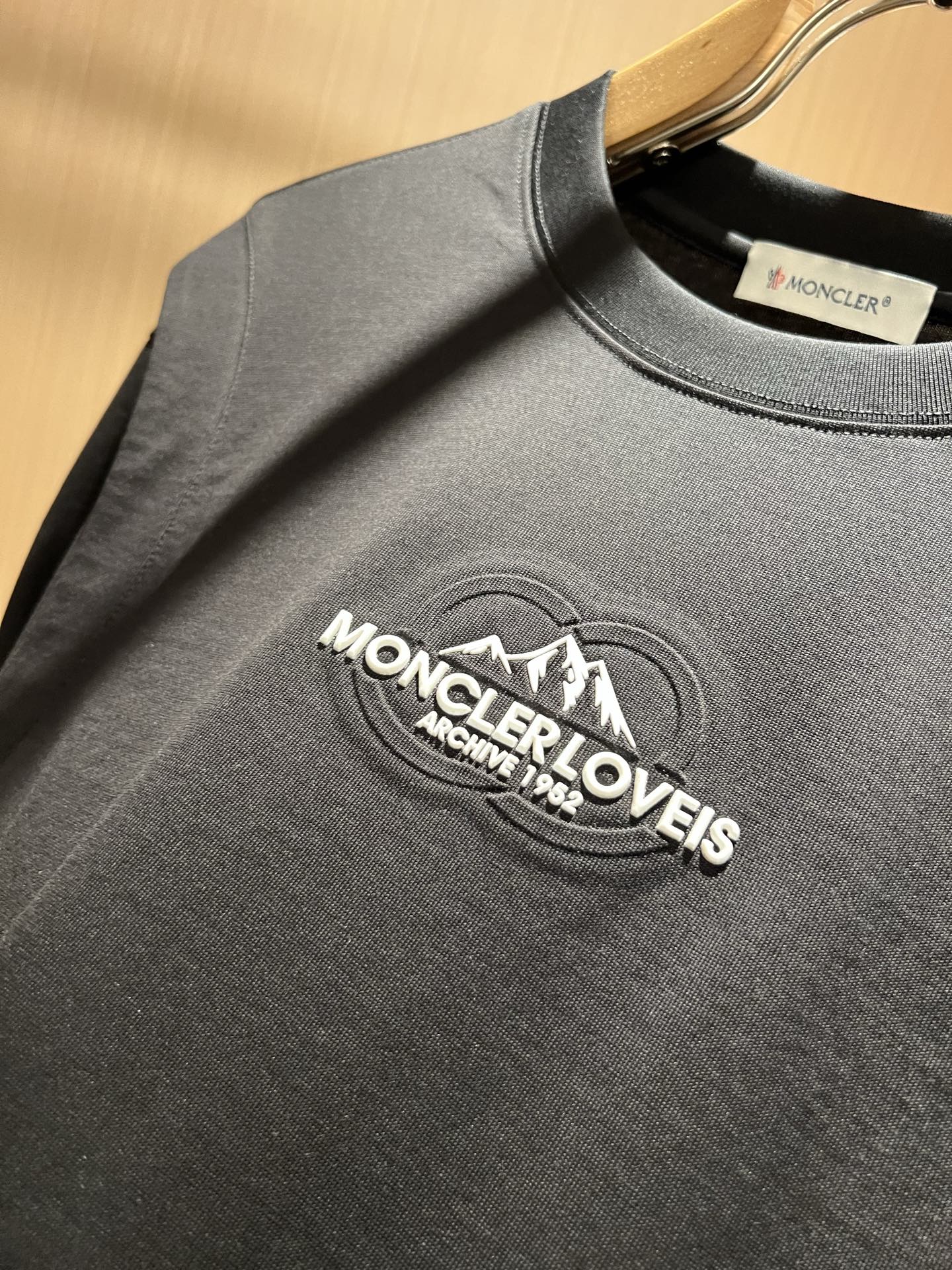 Moncler蒙家 2026春夏最新男女同款👫贸易订单短袖T恤，全品相！！网红款！采用logo图案压胶设