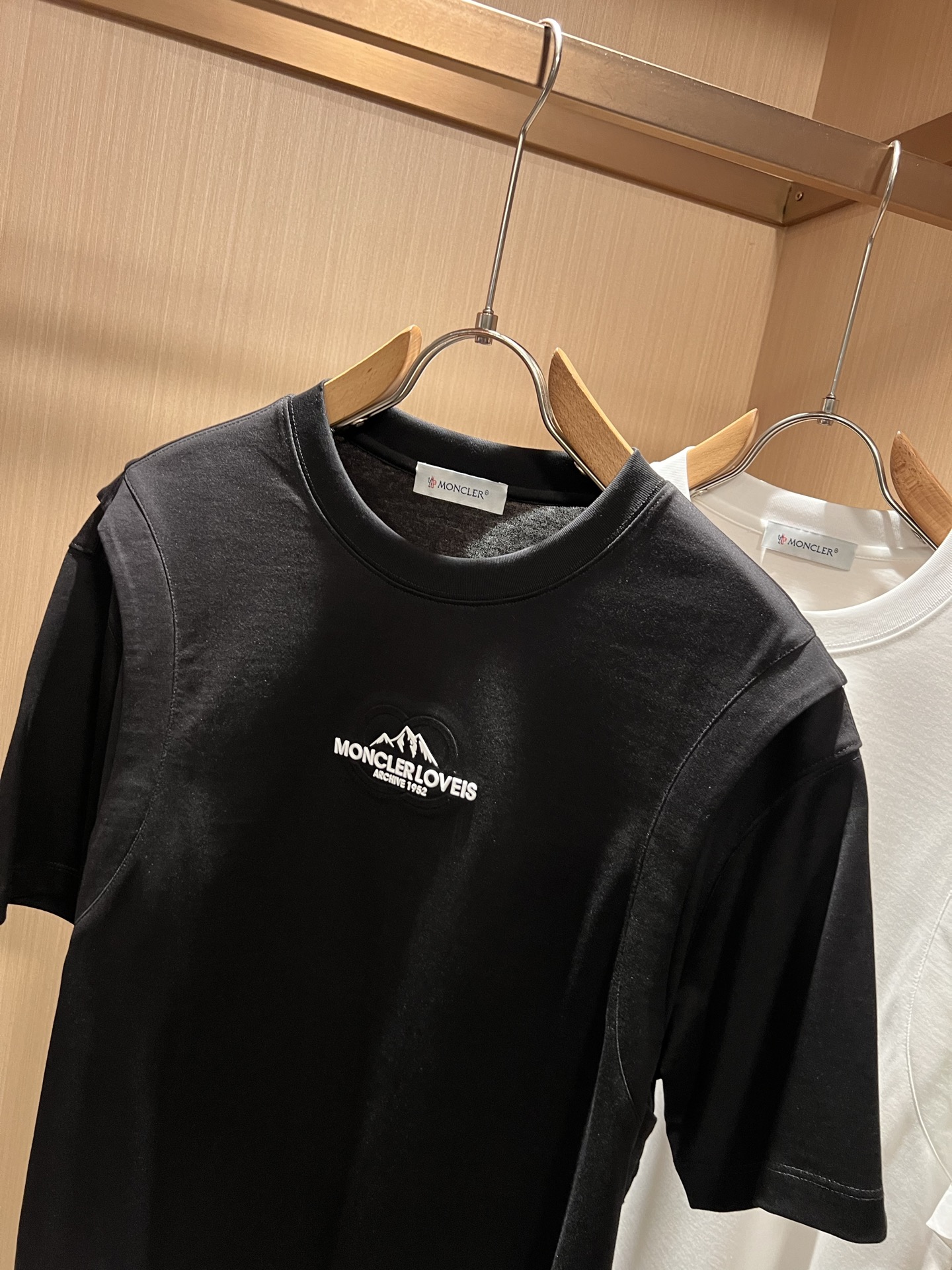 Moncler蒙家 2026春夏最新男女同款👫贸易订单短袖T恤，全品相！！网红款！采用logo图案压胶设