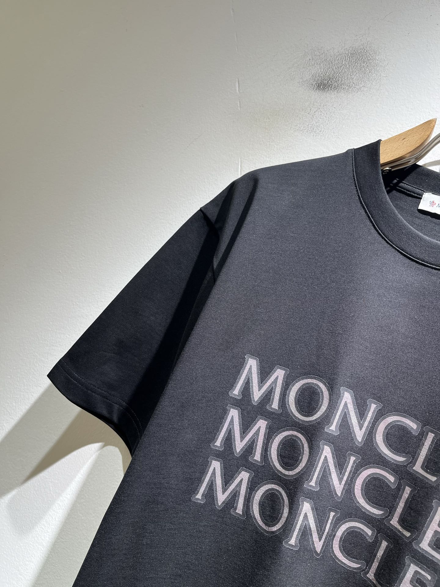 Moncler蒙家 2026春夏最新男女同款👫贸易订单短袖T恤，全品相！！网红款！采用logo图案压胶设
