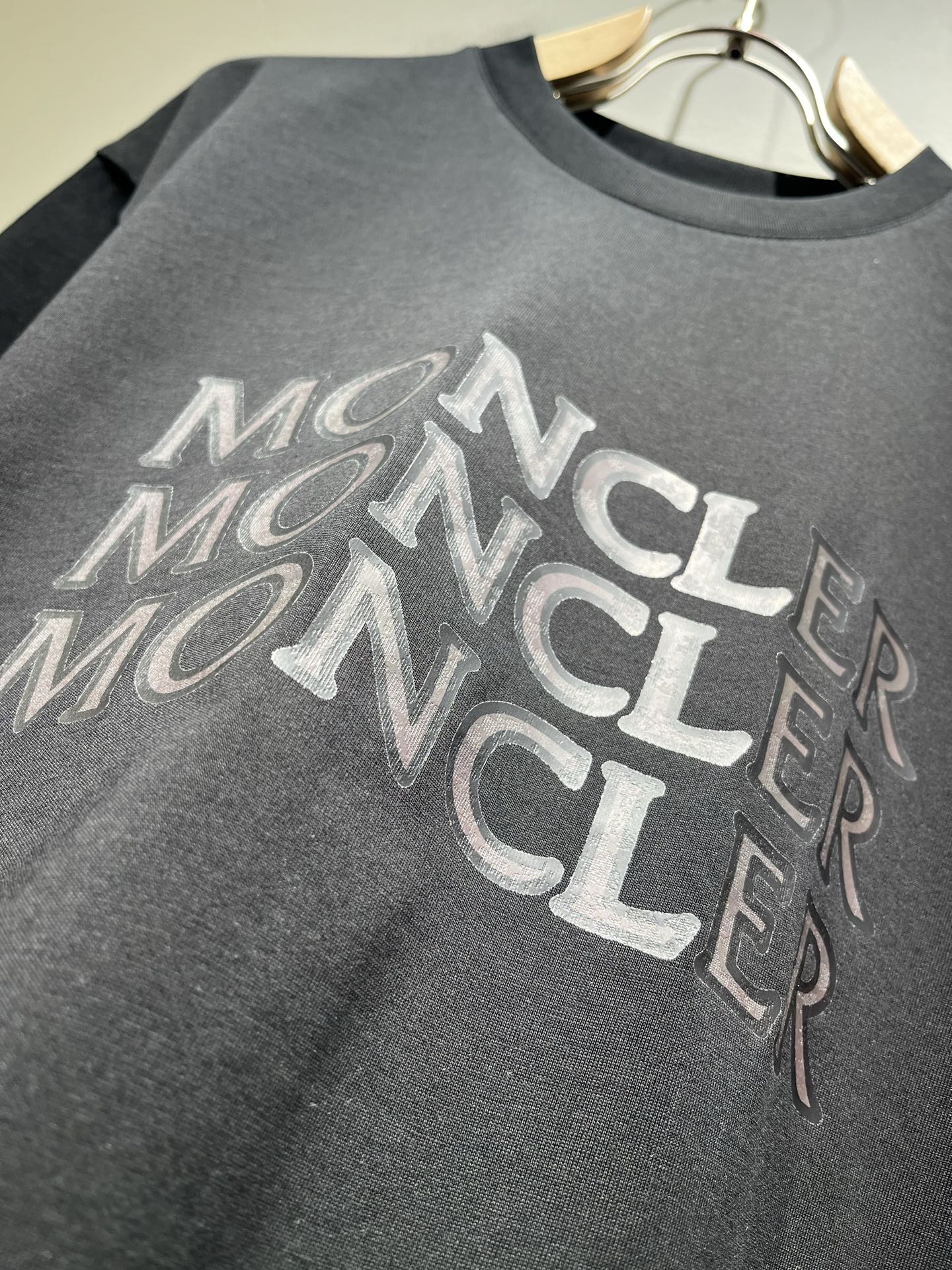 Moncler蒙家 2026春夏最新男女同款👫贸易订单短袖T恤，全品相！！网红款！采用logo图案压胶设