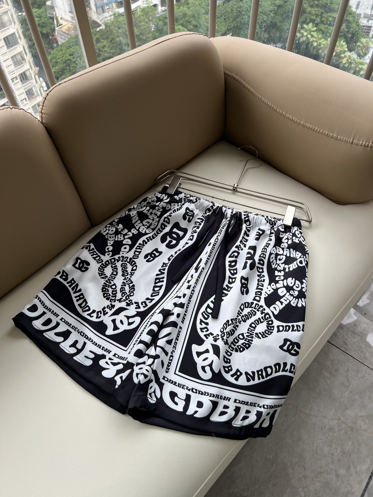 Dolce&Gabba*a 杜嘉*纳2026春夏新款男女同款👫睡衣套装，专柜同步发售！定制专属丝绸棉面料