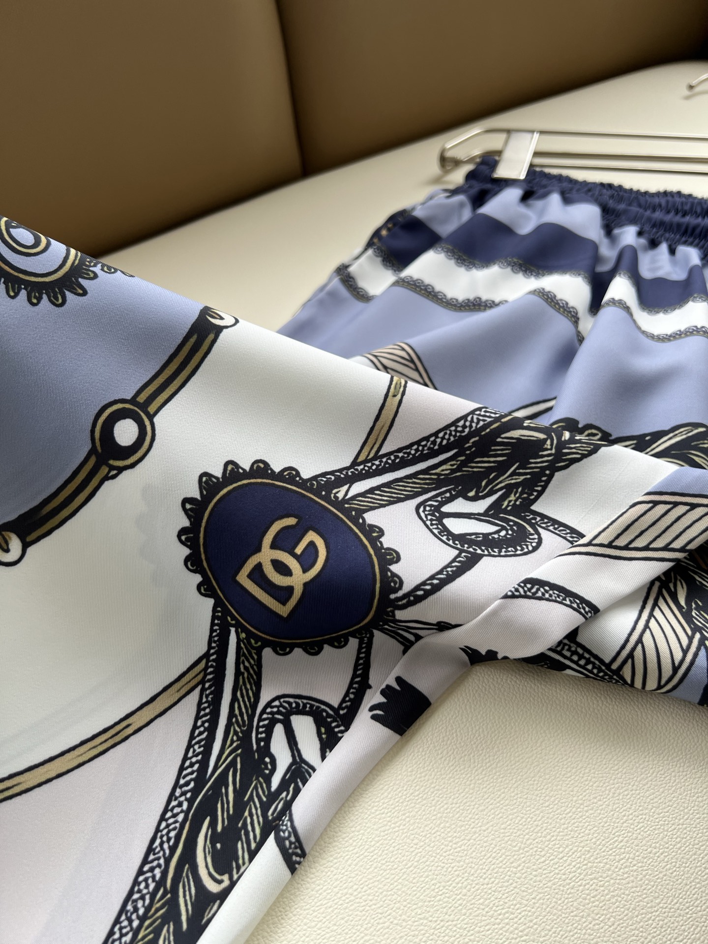 Dolce&Gabba*a 杜嘉*纳2026春夏新款男女同款👫睡衣套装，专柜同步发售！定制专属丝绸棉面料