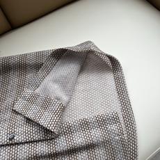 Loro Piana诺悠翩雅 2026春夏男士套装,最新的贸易订单全品相!!网红款!上身舒适透气,不僵硬 Loro Piana诺悠翩雅 2026春夏男士套装,最新的贸易订单全品相!!网红款!上身舒适透气,不僵硬