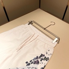 LouisVuitt*路易*登 2026春夏全新系列棉麻套装上线,非常时髦前卫的一款男女同款休闲套装,标 LouisVuitt*路易*登 2026春夏全新系列棉麻套装上线,非常时髦前卫的一款男女同款休闲套装,标