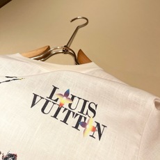 LouisVuitt*路易*登 2026春夏全新系列棉麻套装上线,非常时髦前卫的一款男女同款休闲套装,标 LouisVuitt*路易*登 2026春夏全新系列棉麻套装上线,非常时髦前卫的一款男女同款休闲套装,标