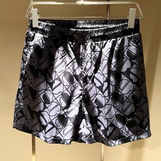 Moncler蒙家 2026春夏男女同款情侣款最新的贸易订单休闲短裤!全品相!!网红款!裤腿采用logo Moncler蒙家 2026春夏男女同款情侣款最新的贸易订单休闲短裤!全品相!!网红款!裤腿采用logo