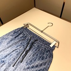 Dio*迪*奥 2026春夏新款男女同款👫休闲抽绳织带休闲短裤,男女同款!搭配老花字母logo设计!时尚 Dio*迪*奥 2026春夏新款男女同款👫休闲抽绳织带休闲短裤,男女同款!搭配老花字母logo设计!时尚