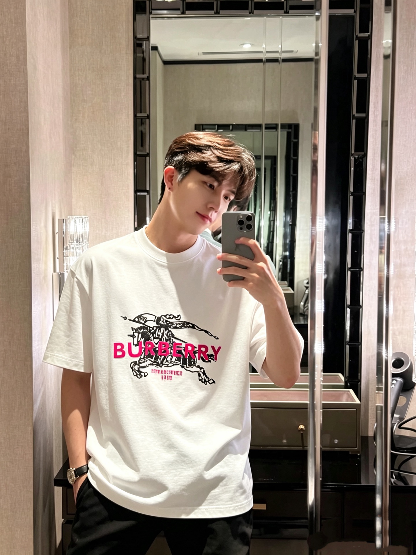 BURBER*Y巴*莉2026春夏新品男女同款👫短袖T恤，重磅来袭，最近比较火热的环保纯棉面料制作而成，