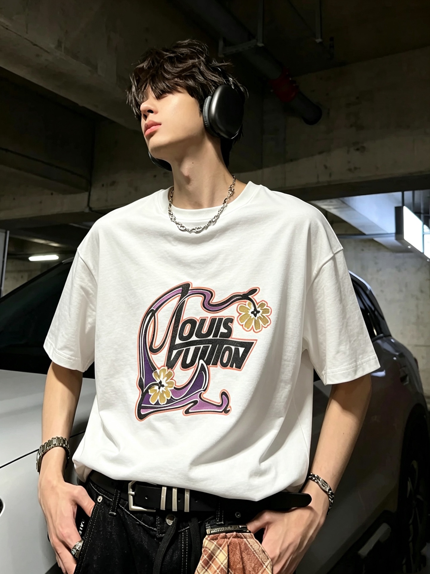 LouisVuitt*路易*登 2026春夏全新系列单品上线，非常时髦前卫的一款男女同款短袖T恤，标识l
