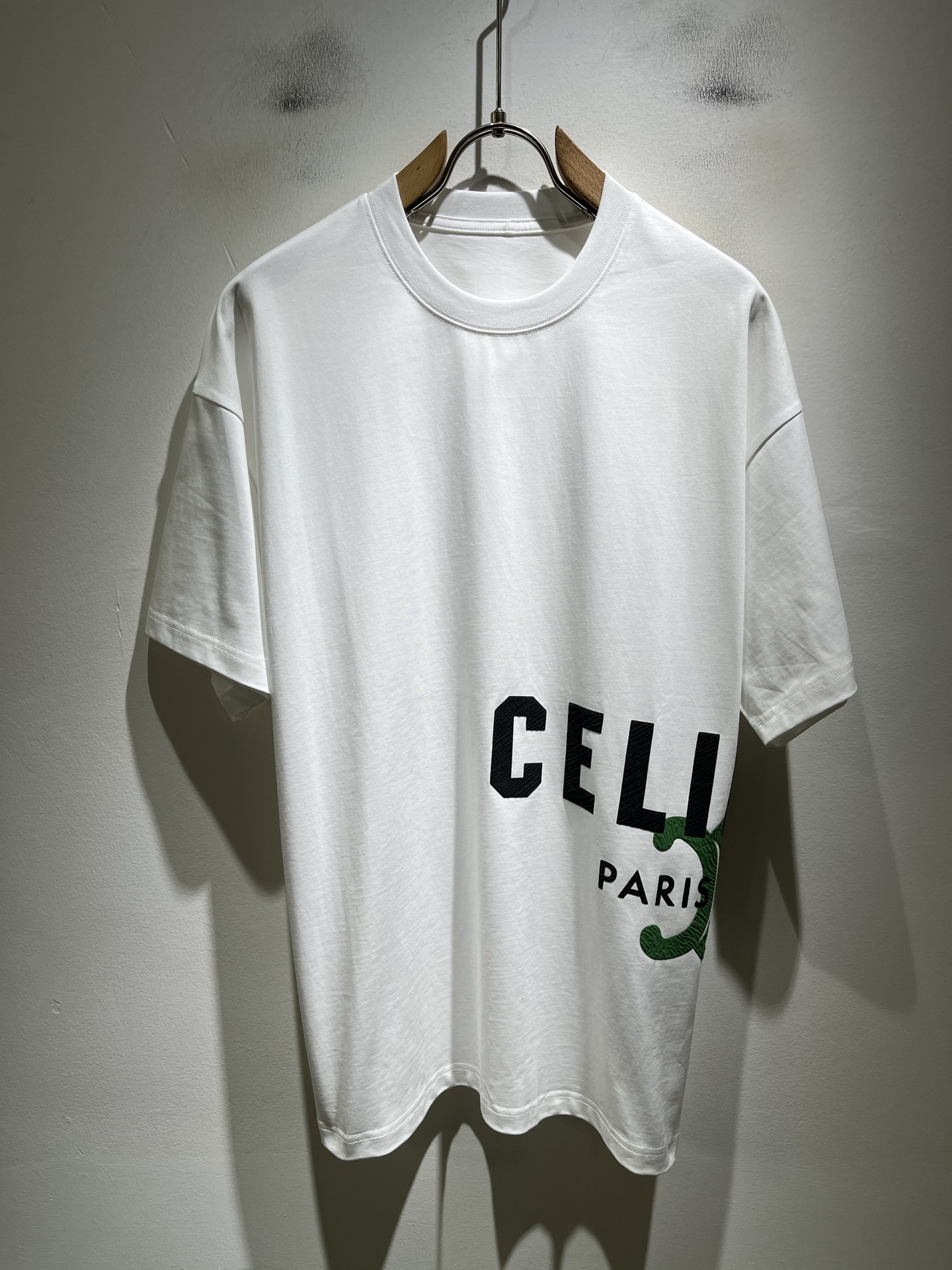 CELIN*瑟琳 2026春夏新款时尚休闲圆领短袖T恤,经典男女同款情侣👫短袖T恤衫!贸易公司渠道稀出, CELIN*瑟琳 2026春夏新款时尚休闲圆领短袖T恤,经典男女同款情侣👫短袖T恤衫!贸易公司渠道稀出,