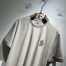 Moncler蒙家 2026春夏最新男女同款👫贸易订单短袖T恤,全品相!!网红款!采用logo图案刺绣徽 Moncler蒙家 2026春夏最新男女同款👫贸易订单短袖T恤,全品相!!网红款!采用logo图案刺绣徽