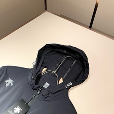 迪桑特DESCENTE 2026春夏新款男女同款👫防晒服夹克外套,自1935年荣耀至今的专业运动品牌。8 迪桑特DESCENTE 2026春夏新款男女同款👫防晒服夹克外套,自1935年荣耀至今的专业运动品牌。8