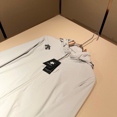 迪桑特DESCENTE 2026春夏新款男女同款👫防晒服夹克外套,自1935年荣耀至今的专业运动品牌。8 迪桑特DESCENTE 2026春夏新款男女同款👫防晒服夹克外套,自1935年荣耀至今的专业运动品牌。8