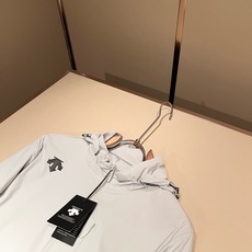 迪桑特DESCENTE 2026春夏新款男女同款👫防晒服夹克外套,自1935年荣耀至今的专业运动品牌。8 迪桑特DESCENTE 2026春夏新款男女同款👫防晒服夹克外套,自1935年荣耀至今的专业运动品牌。8