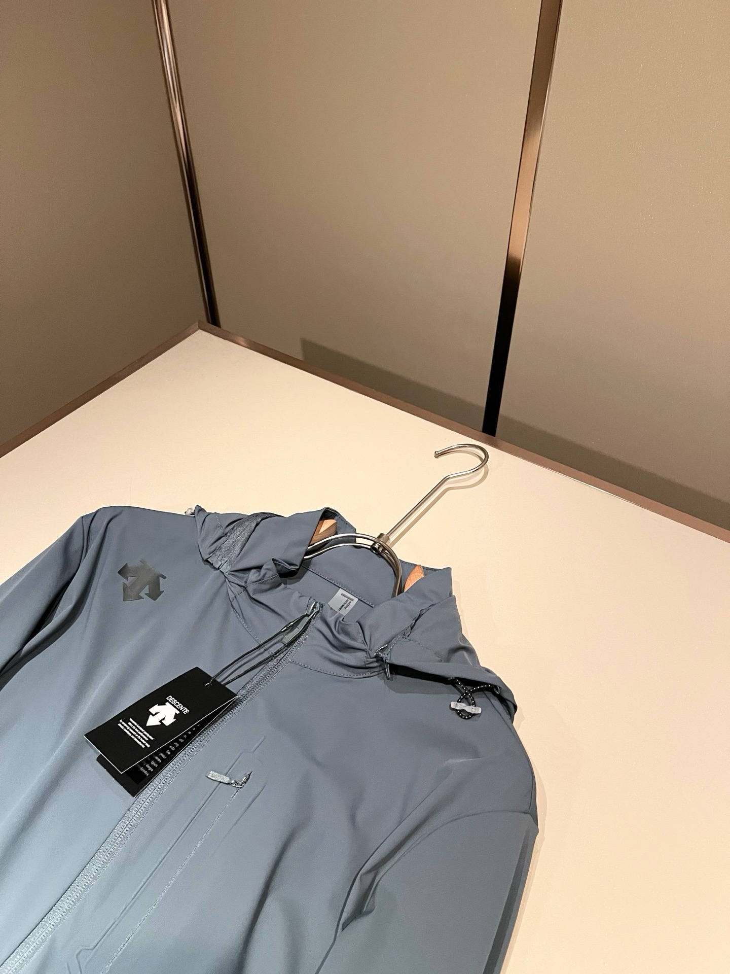 迪桑特DESCENTE 2026春夏新款男女同款👫防晒服夹克外套，自1935年荣耀至今的专业运动品牌。8