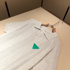 BottegaVene*a宝*嘉 2026春夏新款男女同款👫针织短袖T恤,衫这是今年目前为止最牛批的一款 BottegaVene*a宝*嘉 2026春夏新款男女同款👫针织短袖T恤,衫这是今年目前为止最牛批的一款