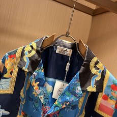 VERS*CE/范*哲 2026春夏新品原单长袖衬衣,VERS*CE/范*哲 贸易公司渠道 产品 值 VERS*CE/范*哲 2026春夏新品原单长袖衬衣,VERS*CE/范*哲 贸易公司渠道 产品 值