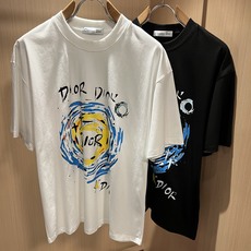 Dio*迪家 2026春夏新款男女同款👫短袖T恤,专柜同步发售!定制专属260克纯棉面料,定制原版工艺螺 Dio*迪家 2026春夏新款男女同款👫短袖T恤,专柜同步发售!定制专属260克纯棉面料,定制原版工艺螺