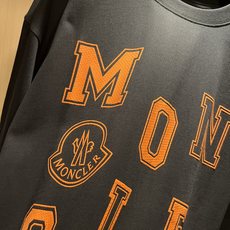 Moncler蒙家 2026春夏男女同款👫情侣款最新的贸易订单短袖T恤,全品相!!网红款!采用logo图 Moncler蒙家 2026春夏男女同款👫情侣款最新的贸易订单短袖T恤,全品相!!网红款!采用logo图