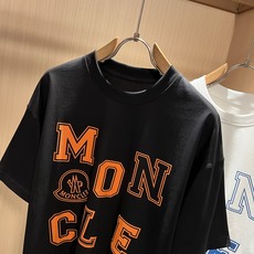 Moncler蒙家 2026春夏男女同款👫情侣款最新的贸易订单短袖T恤,全品相!!网红款!采用logo图 Moncler蒙家 2026春夏男女同款👫情侣款最新的贸易订单短袖T恤,全品相!!网红款!采用logo图