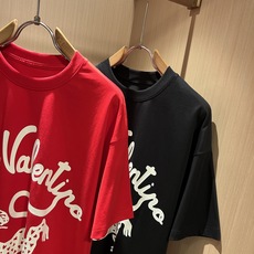 VALENTI*O华伦*奴~柜台款、2026春夏新款短袖T恤衫,胸前logo压胶印花设计!简单时尚而年轻 VALENTI*O华伦*奴~柜台款、2026春夏新款短袖T恤衫,胸前logo压胶印花设计!简单时尚而年轻