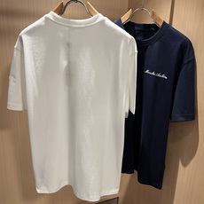Moncler蒙家 2026春夏最新男女同款👫贸易订单短袖T恤,全品相!!网红款!采用logo图案刺绣设 Moncler蒙家 2026春夏最新男女同款👫贸易订单短袖T恤,全品相!!网红款!采用logo图案刺绣设