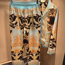 VERS*CE/范*哲 2026春夏新品原单睡衣真丝套装VERS*CE/范*哲 贸易公司渠道 产品 VERS*CE/范*哲 2026春夏新品原单睡衣真丝套装VERS*CE/范*哲 贸易公司渠道 产品