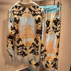 VERS*CE/范*哲 2026春夏新品原单睡衣真丝套装VERS*CE/范*哲 贸易公司渠道 产品 VERS*CE/范*哲 2026春夏新品原单睡衣真丝套装VERS*CE/范*哲 贸易公司渠道 产品
