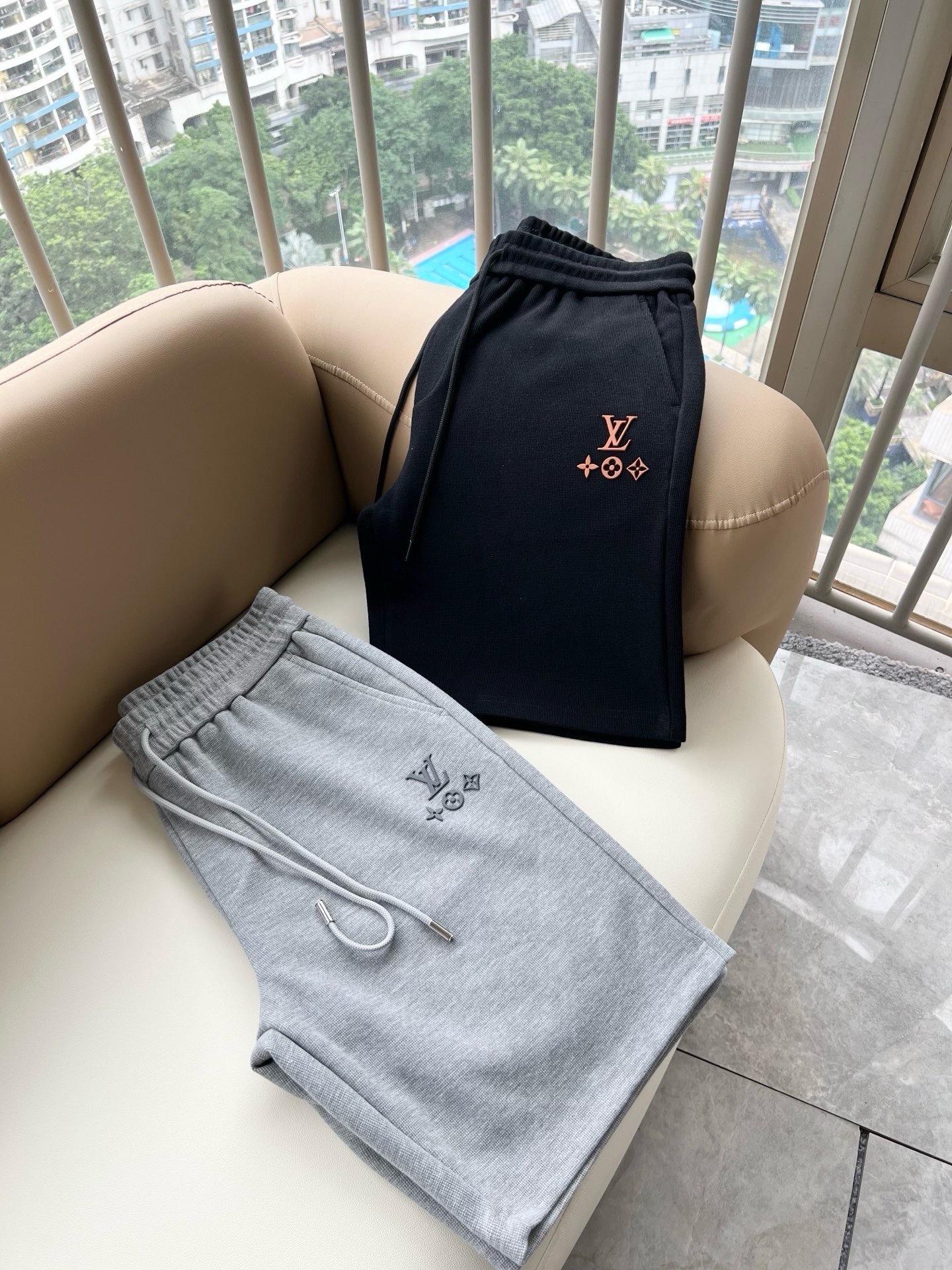 Louis Vuit*on路易*登 2026春夏男女同款👫logo休闲短裤，2026春夏新款男女同款休闲