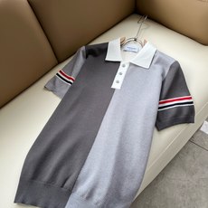 ThomBrow*e汤姆*朗 ~2026春夏新款短袖冰丝伊力特针织面料!官网同步有售,独特设计魅力,非常 ThomBrow*e汤姆*朗 ~2026春夏新款短袖冰丝伊力特针织面料!官网同步有售,独特设计魅力,非常