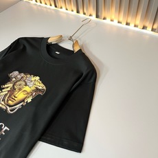 VERS*CE/范*哲 2026春夏新品原单短袖T恤,VERS*CE/范*哲 贸易公司渠道 产品 值 VERS*CE/范*哲 2026春夏新品原单短袖T恤,VERS*CE/范*哲 贸易公司渠道 产品 值