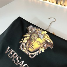VERS*CE/范*哲 2026春夏新品原单短袖T恤,VERS*CE/范*哲 贸易公司渠道 产品 值 VERS*CE/范*哲 2026春夏新品原单短袖T恤,VERS*CE/范*哲 贸易公司渠道 产品 值