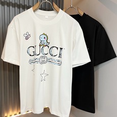 Gucc*古家 2026春夏新款男女同情侣款👫休闲宽松棉质圆领短袖T恤衫!贸易公司渠道稀出,同步官网发售 Gucc*古家 2026春夏新款男女同情侣款👫休闲宽松棉质圆领短袖T恤衫!贸易公司渠道稀出,同步官网发售