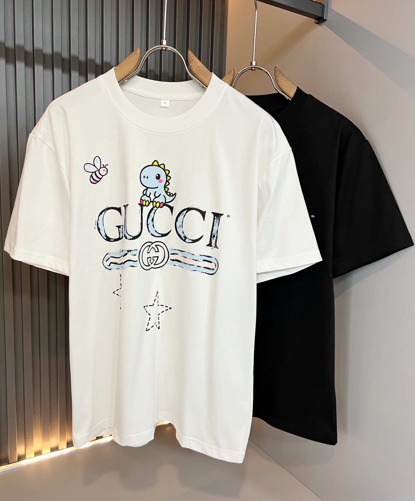 Gucc*古家 2026春夏新款男女同情侣款👫休闲宽松棉质圆领短袖T恤衫！贸易公司渠道稀出，同步官网发售