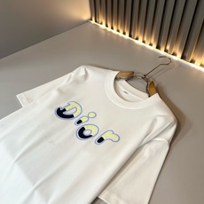 Dio*迪家 2026春夏新款男女同款👫短袖T恤,专柜同步发售!定制专属260克纯棉面料,定制原版工艺螺 Dio*迪家 2026春夏新款男女同款👫短袖T恤,专柜同步发售!定制专属260克纯棉面料,定制原版工艺螺