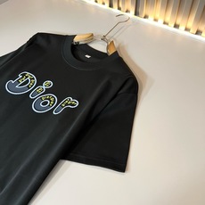 Dio*迪家 2026春夏新款男女同款👫短袖T恤,专柜同步发售!定制专属260克纯棉面料,定制原版工艺螺 Dio*迪家 2026春夏新款男女同款👫短袖T恤,专柜同步发售!定制专属260克纯棉面料,定制原版工艺螺