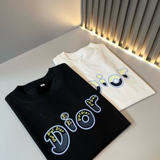 Dio*迪家 2026春夏新款男女同款👫短袖T恤,专柜同步发售!定制专属260克纯棉面料,定制原版工艺螺 Dio*迪家 2026春夏新款男女同款👫短袖T恤,专柜同步发售!定制专属260克纯棉面料,定制原版工艺螺